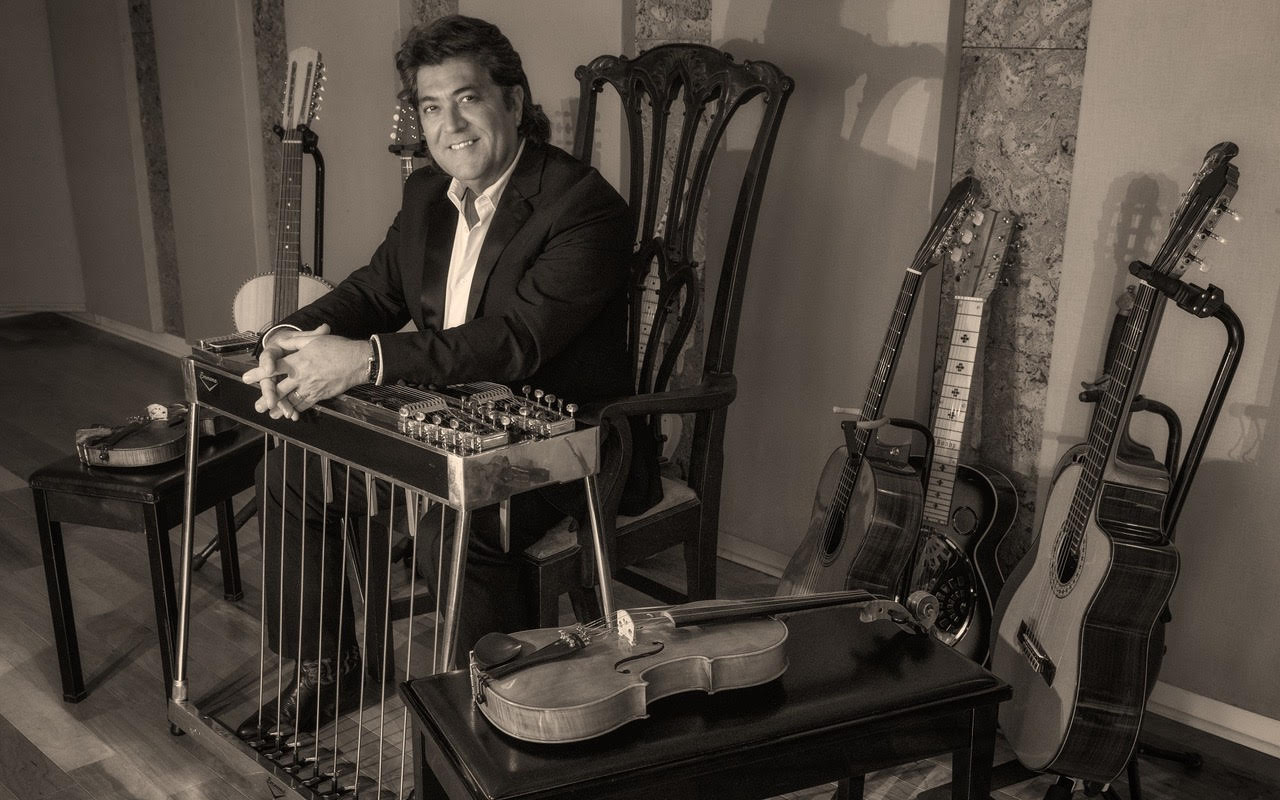 Bobby Flores, Musician