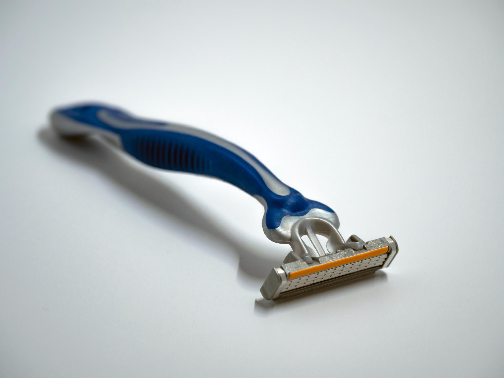 Shaving razor